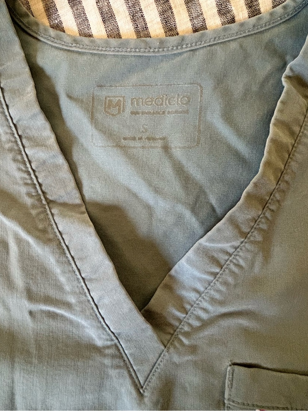 Mediclo Scrub Set - Picture 2 of 6